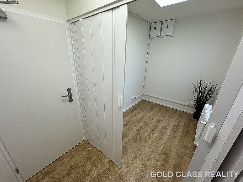 Prodej kancelář - Praha - Chodov, okres Praha 11, Hlavní město Praha, 8 m² - 5