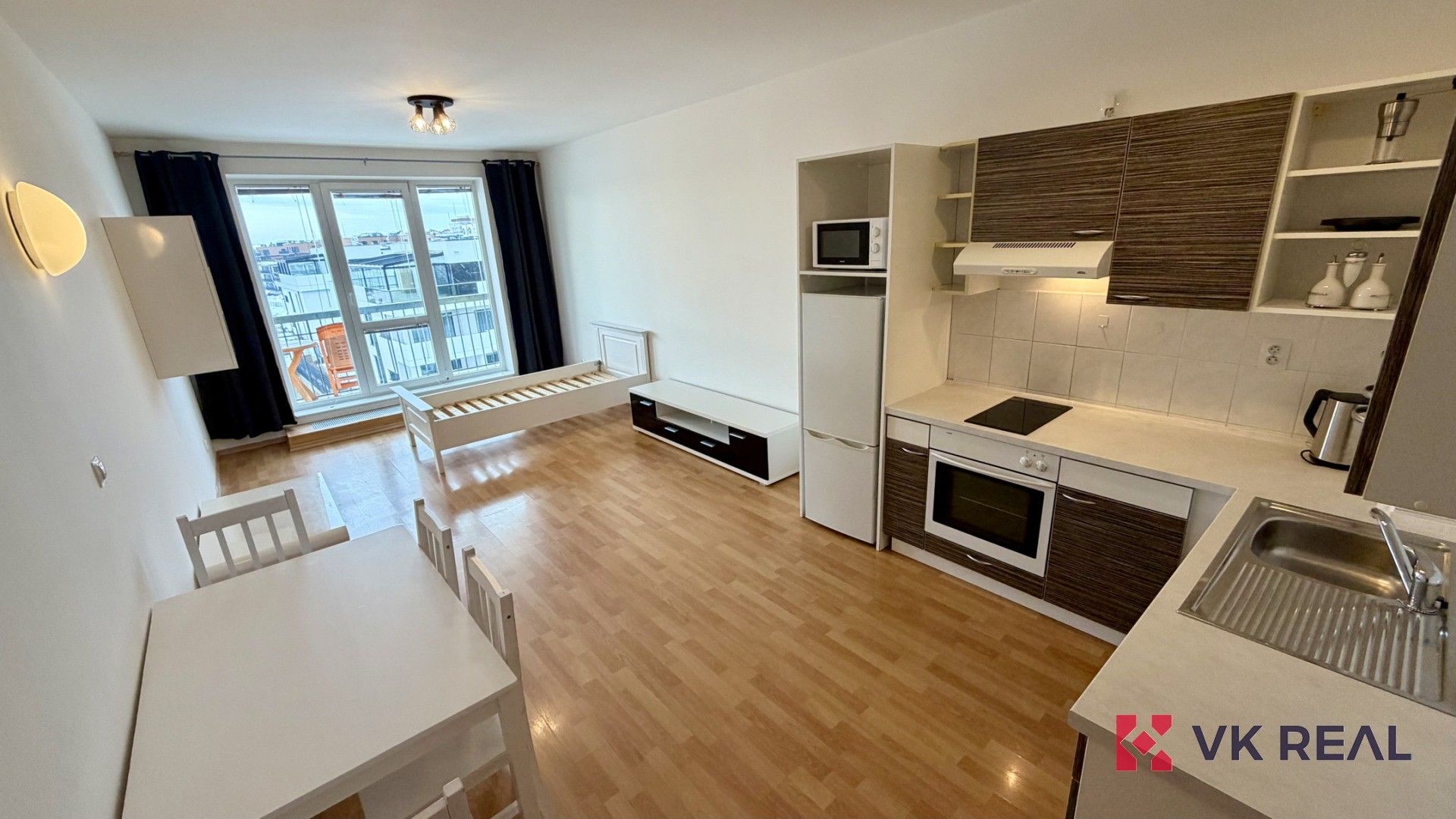 Pronájem byt 1+kk - Wiesenthalova, Praha, 38 m²
