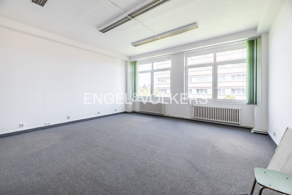 Pronájem kancelář - Hartigova, Praha, 36 m²