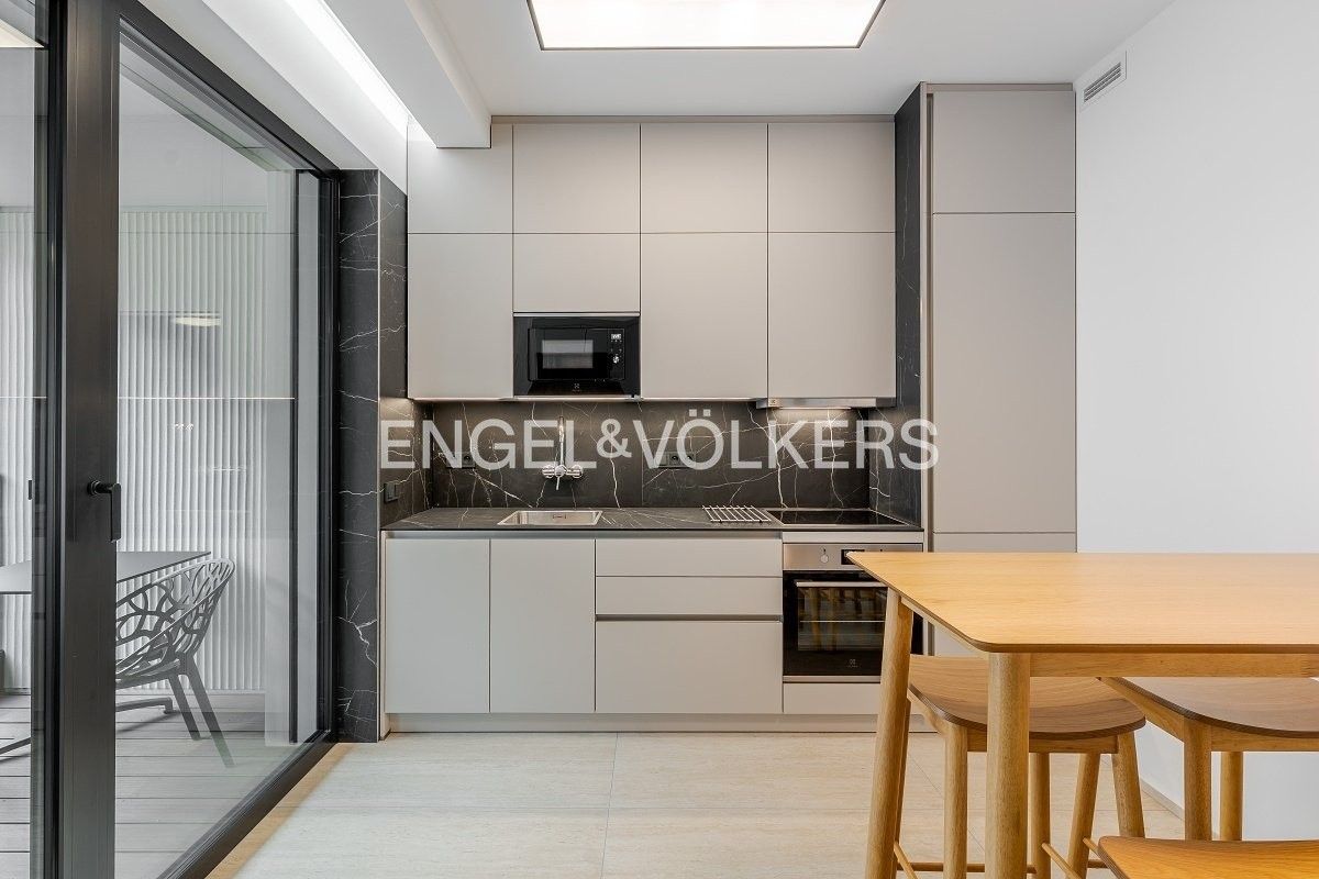 Pronájem byt 2+kk - Vítězné náměstí, Praha, 58 m²