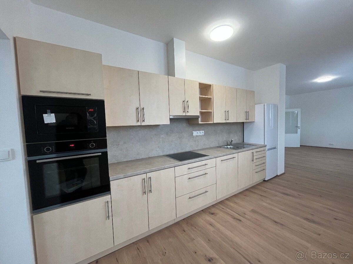 Prodej byt - Hevlín, 671 69