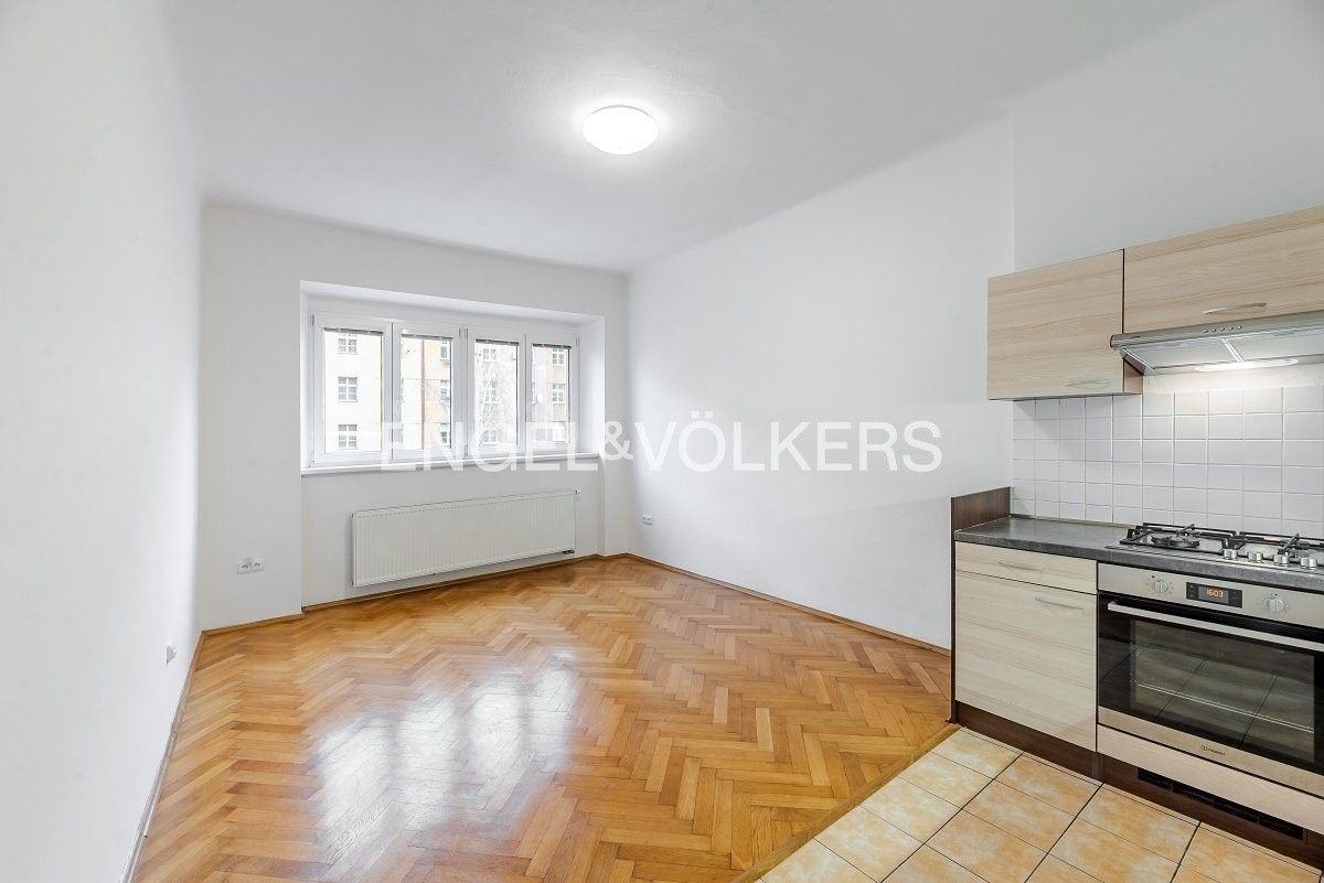 3+kk, 5. května 1154, Praha, 68 m²