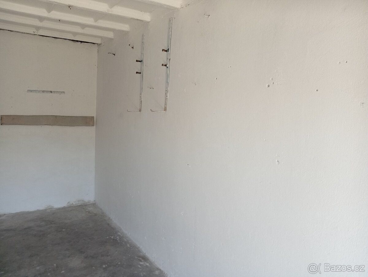 Garáž · České Budějovice, 370 01 - 3