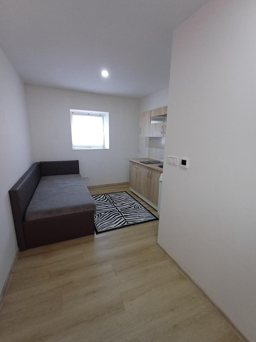 Pronájem byt 1+kk - Vořechovka, Čelákovice, 24 m² - 2