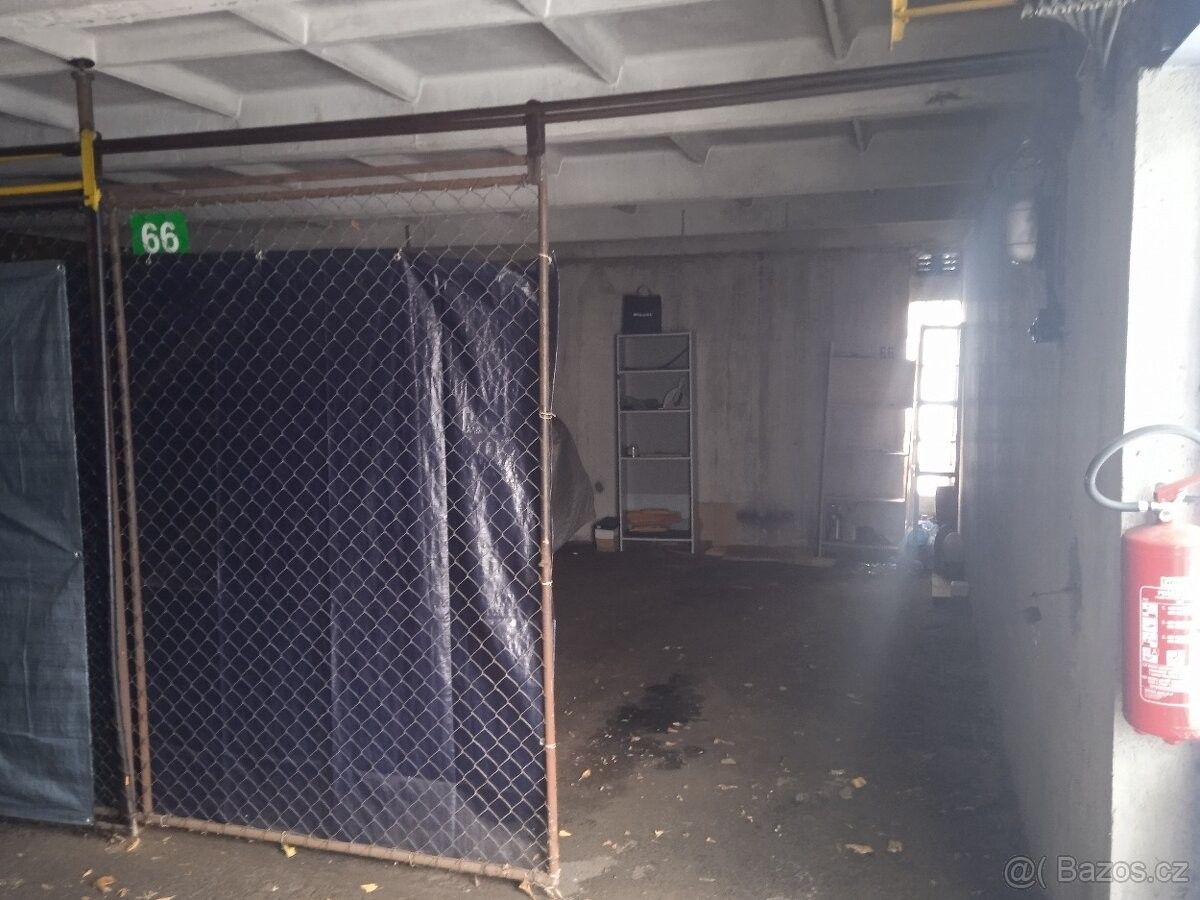 Garáže, Kladno, 272 01