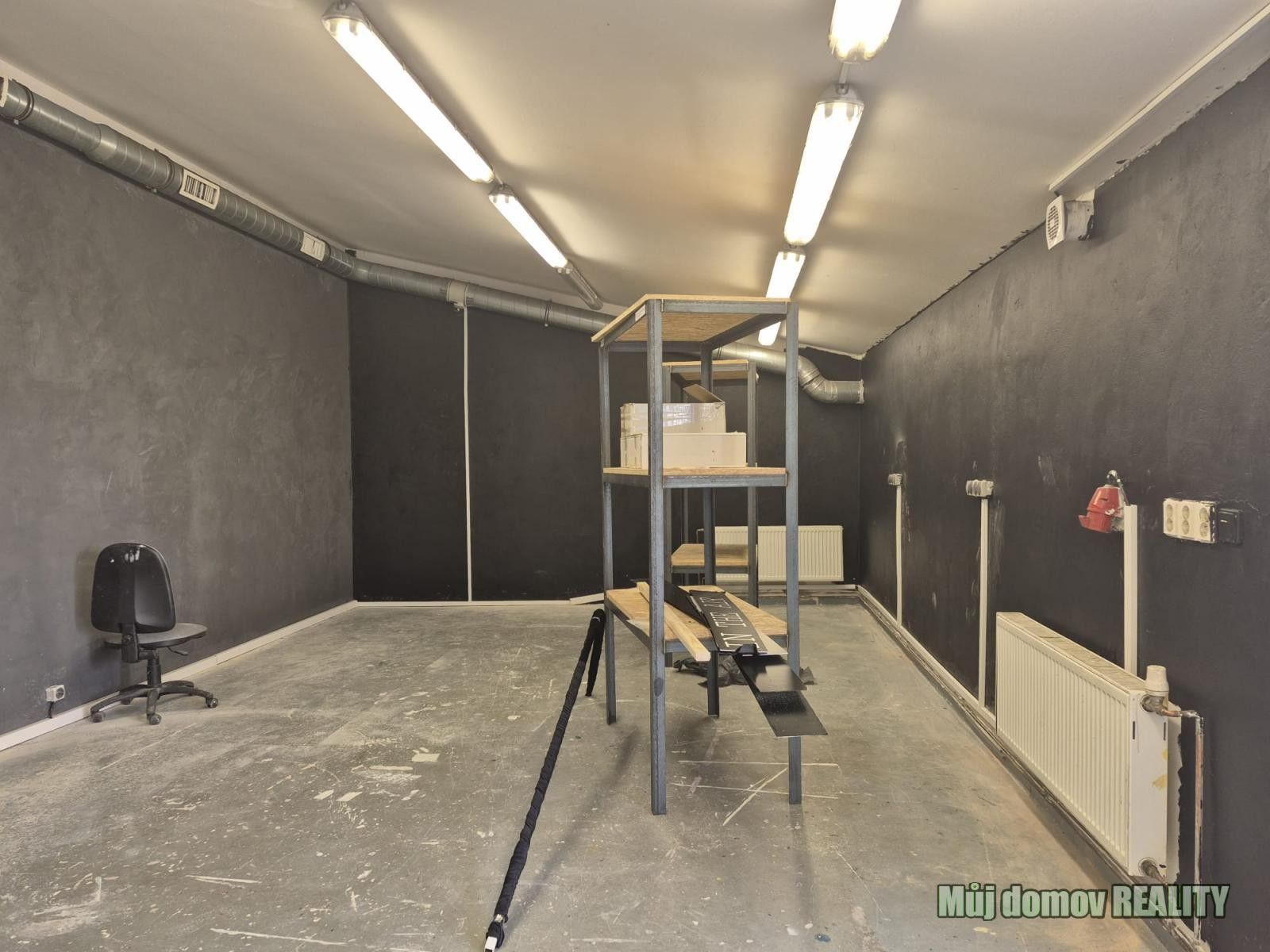 Sklady, Beranových, Praha, 60 m²