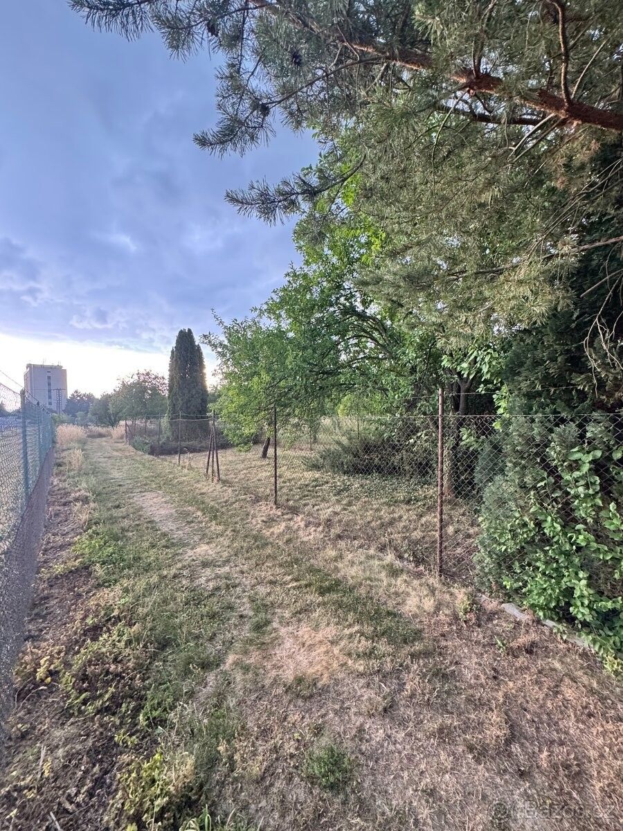 Zahrada · Veselí nad Moravou, 698 01 - 3