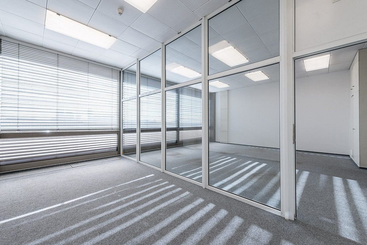 Obchodní prostory · 653 m² · Praha - 3