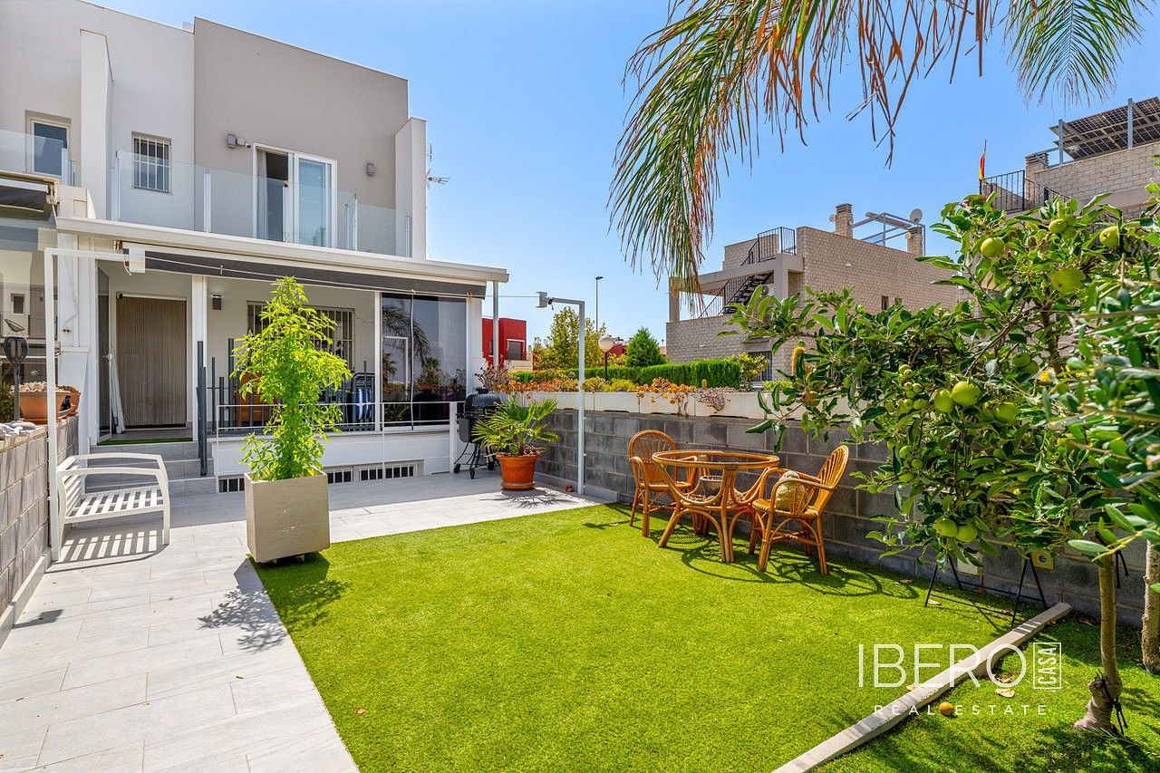 Prodej rodinný dům - Torrevieja, ES, 158 m² - 2