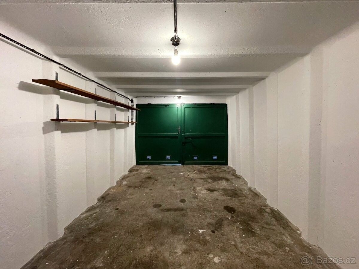 Pronájem garáž - Uherský Brod, 688 01
