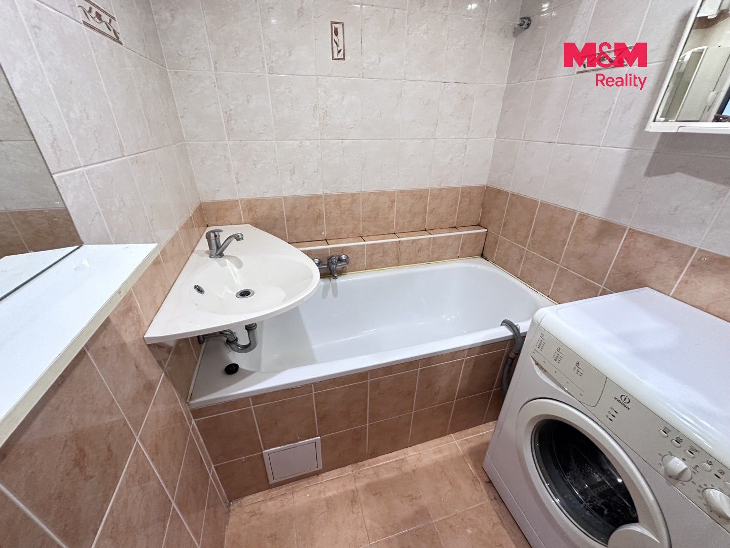 Byt 2+1 · 62 m² · Holešická, Chomutov - 3