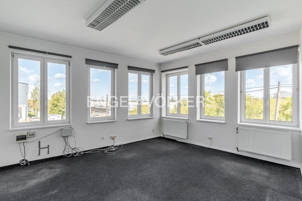 Sklad · 4 712 m² · Bečovská 1015, Praha Uhříněves - 3