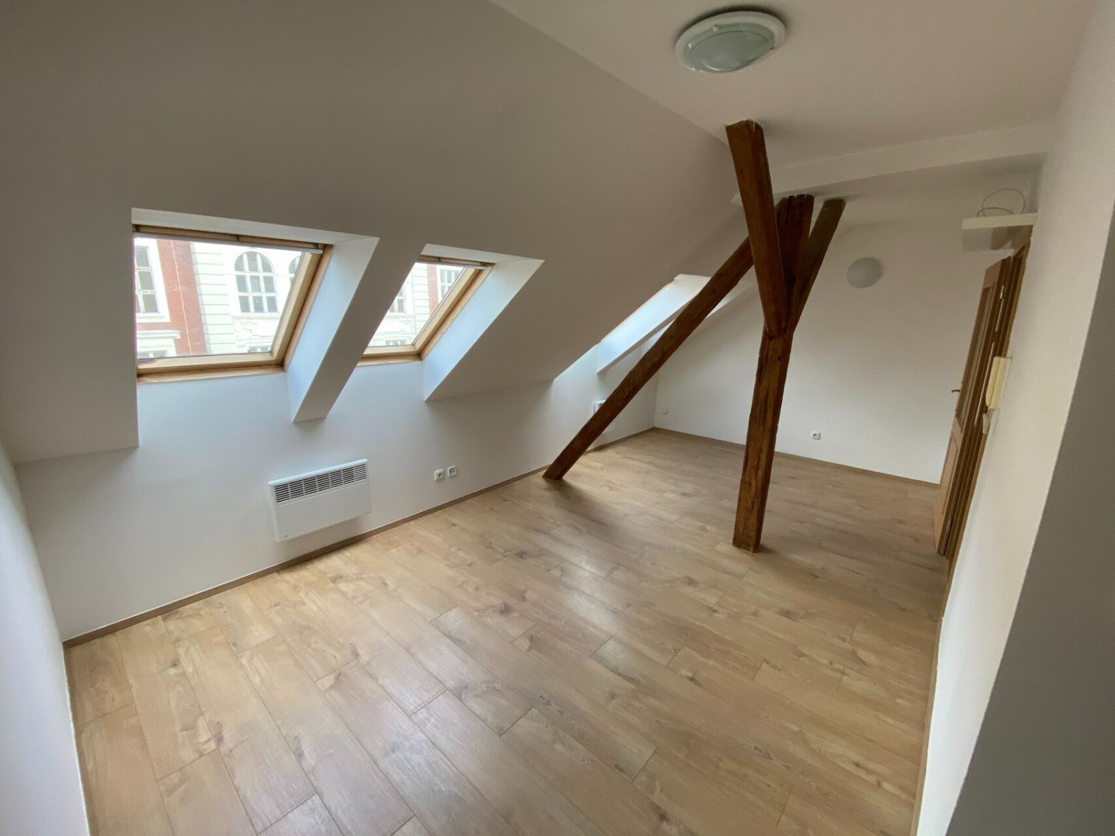 Pronájem byt 1+kk - Umělecká, Praha - Holešovice, 26 m² - 2