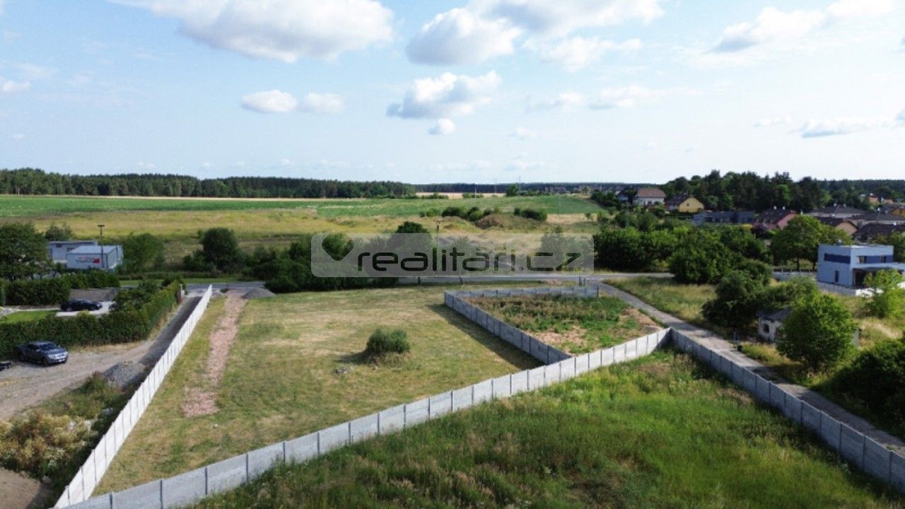 Komerční pozemek, 2 500 m²