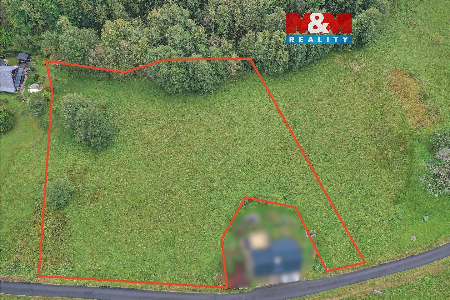 Louka, 4 678 m²