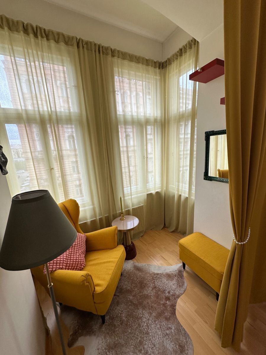 2+kk, Tyršova, Praha - Nové Město, 54 m² - 1
