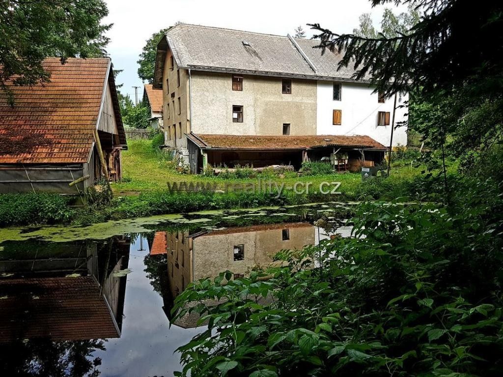 Zemědělské usedlosti, Útěchovice pod Stražištěm, 400 m²