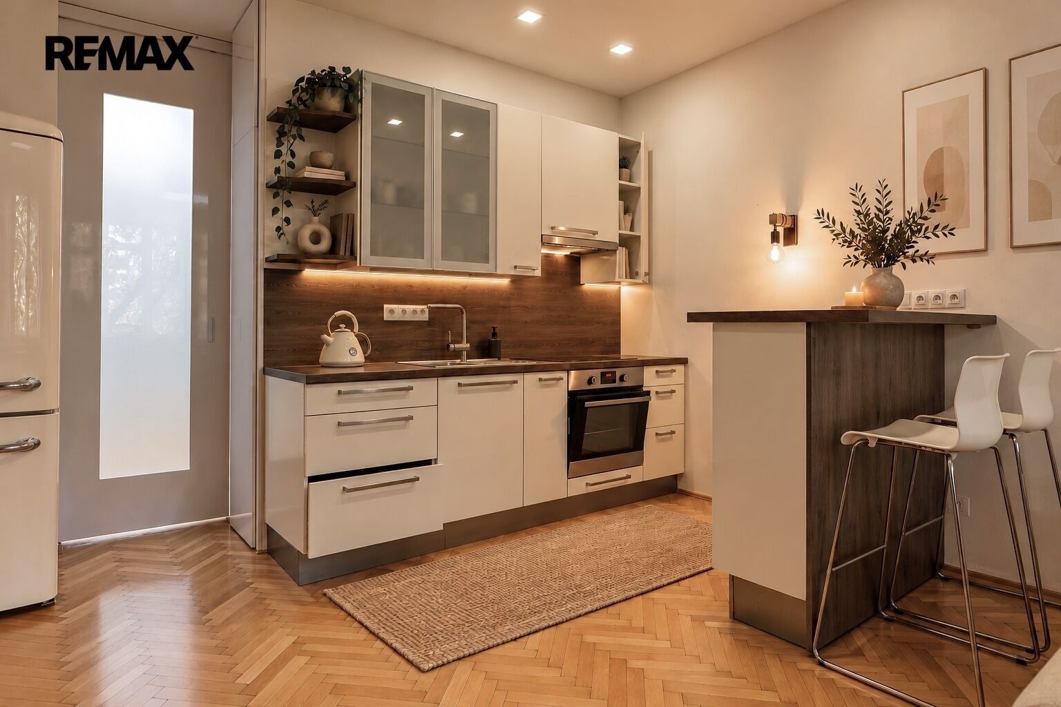 Pronájem byt 2+kk - Sokolovská 12, Praha Karlín, 58 m² - 5