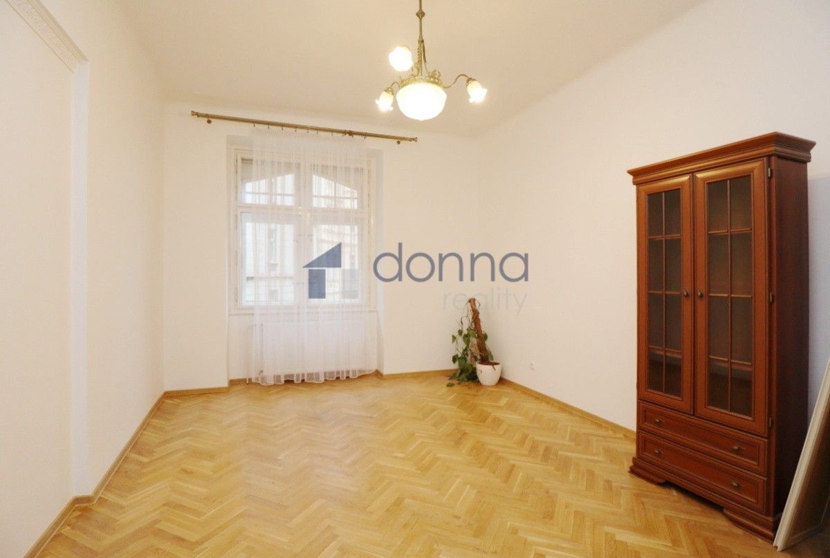 3+kk, Bulharská, Praha, 79 m²