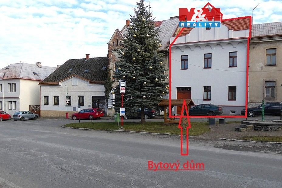 Činžovní domy, Zámecké náměstí, Žleby, 228 m²