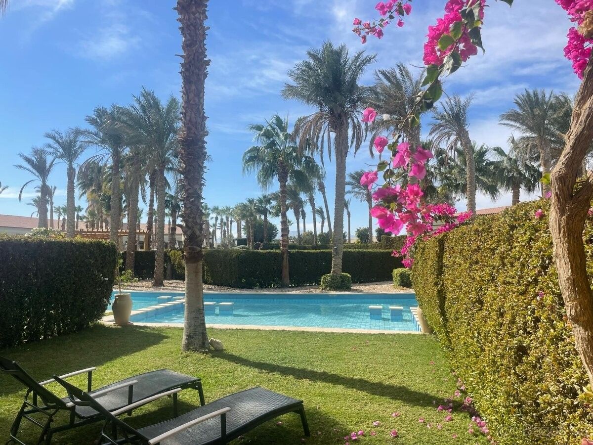 Byty, 987 66, Zahraničí