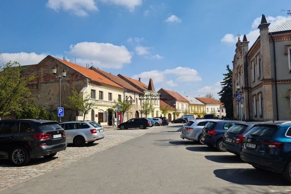Obchodní prostory, Husovo náměstí,Český Brod, 43 m²