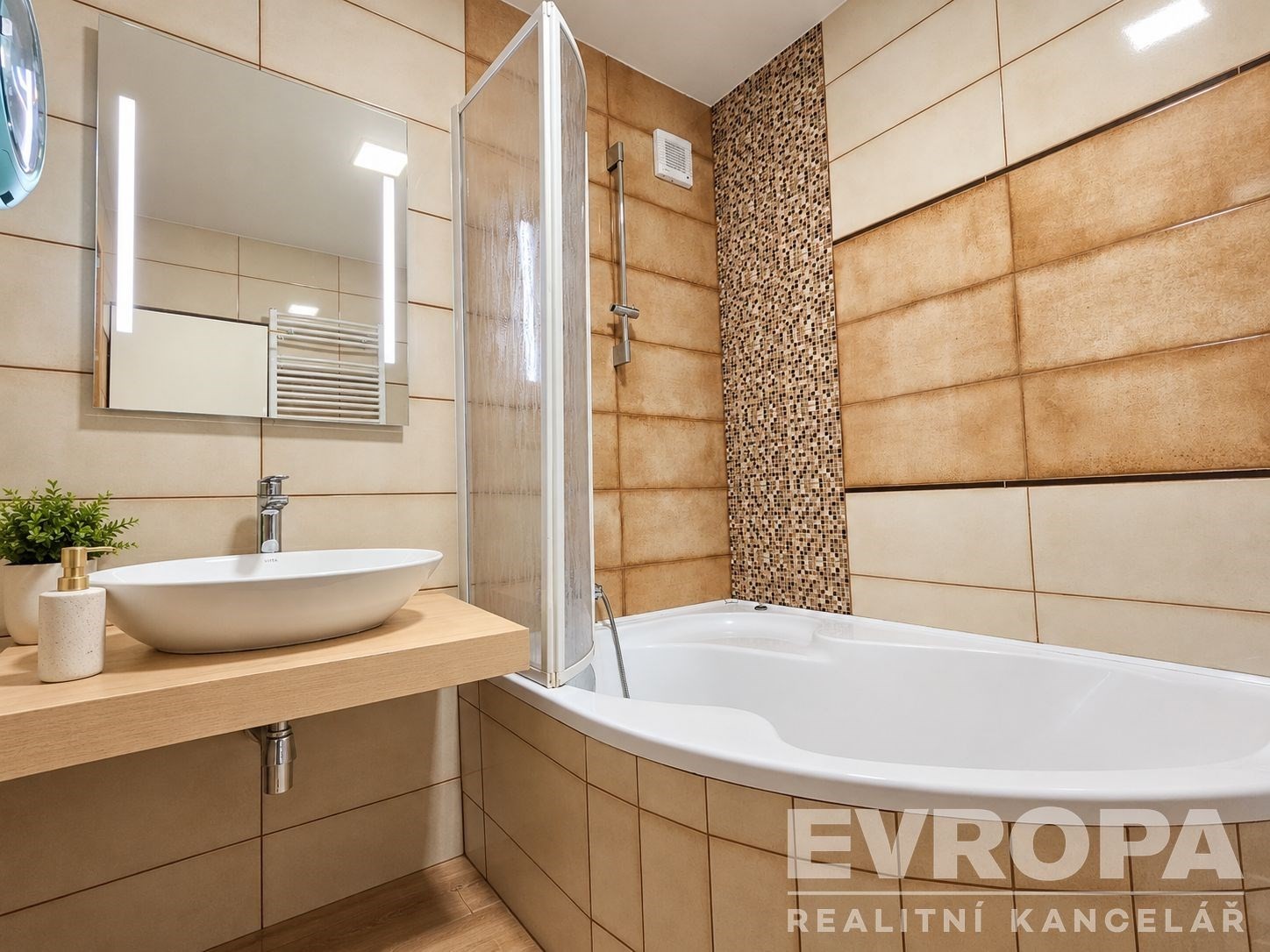Prodej byt 3+1 - Ambrožova 1217, Jilemnice, 80 m² - 2