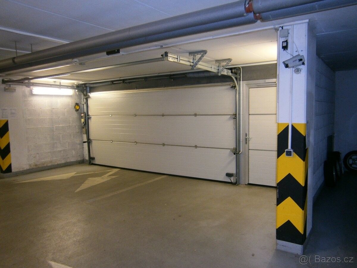 Pronájem garáž - Praha, 160 00