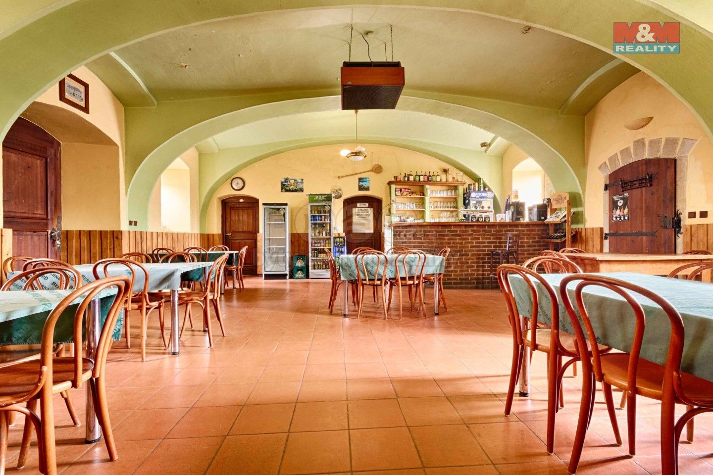 Prodej restaurace - Tyršova, Studená, 879 m²