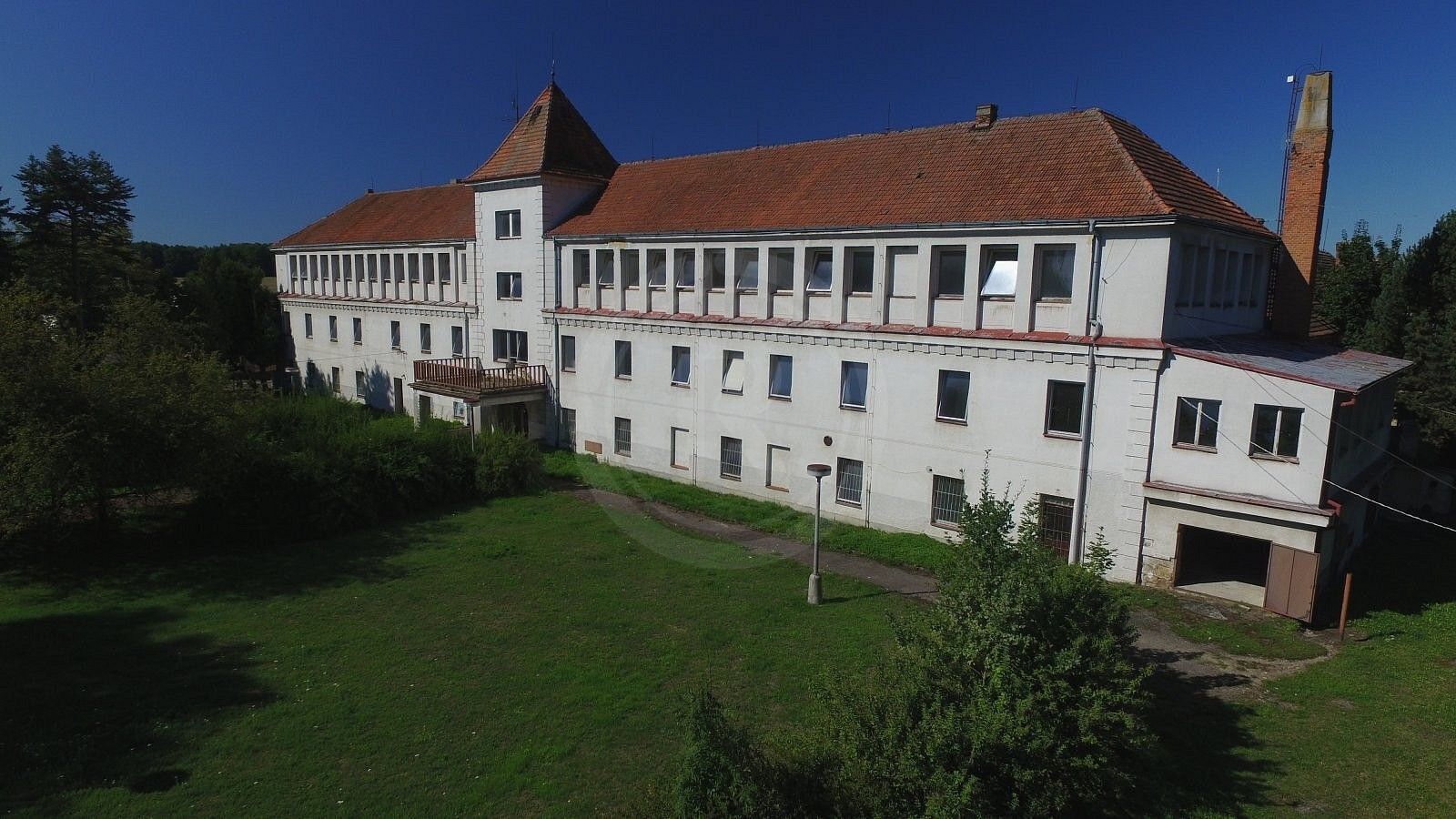 Obchodní prostory, Veselíčko, okres Písek, Jihočeský kraj, 2 355 m² - 1