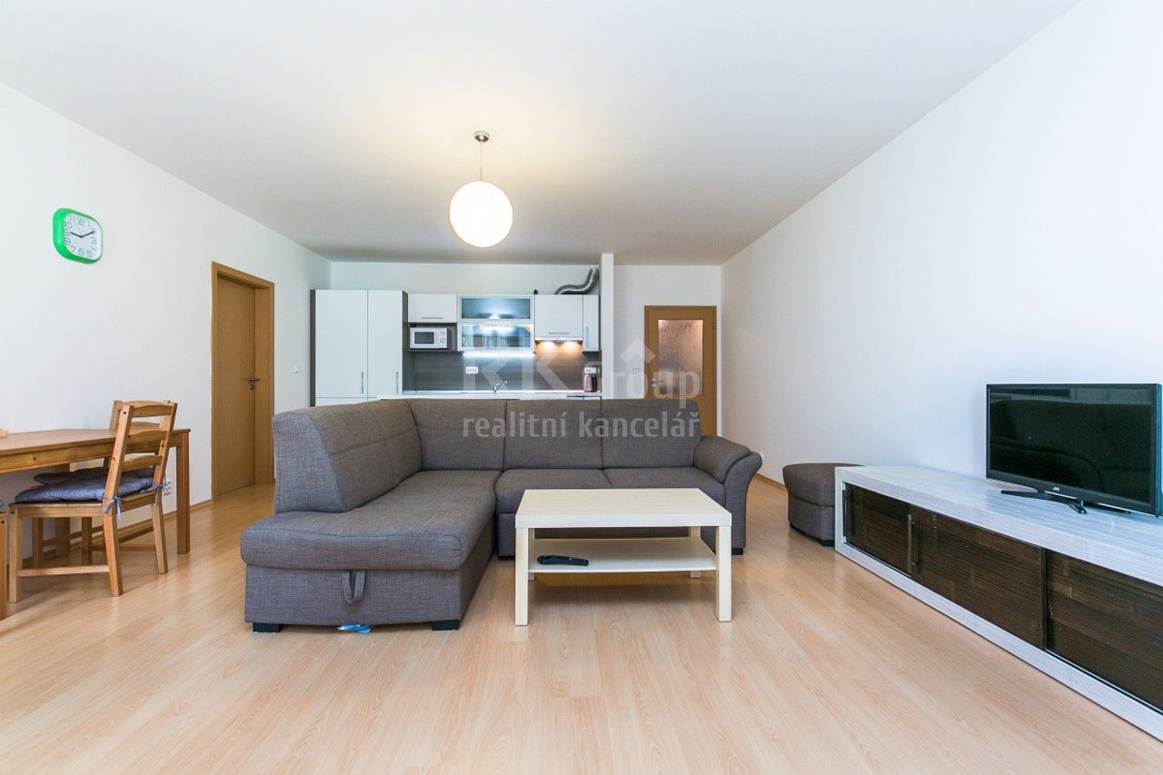 2+kk, Na Horizontu, Králův Dvůr, 66 m²