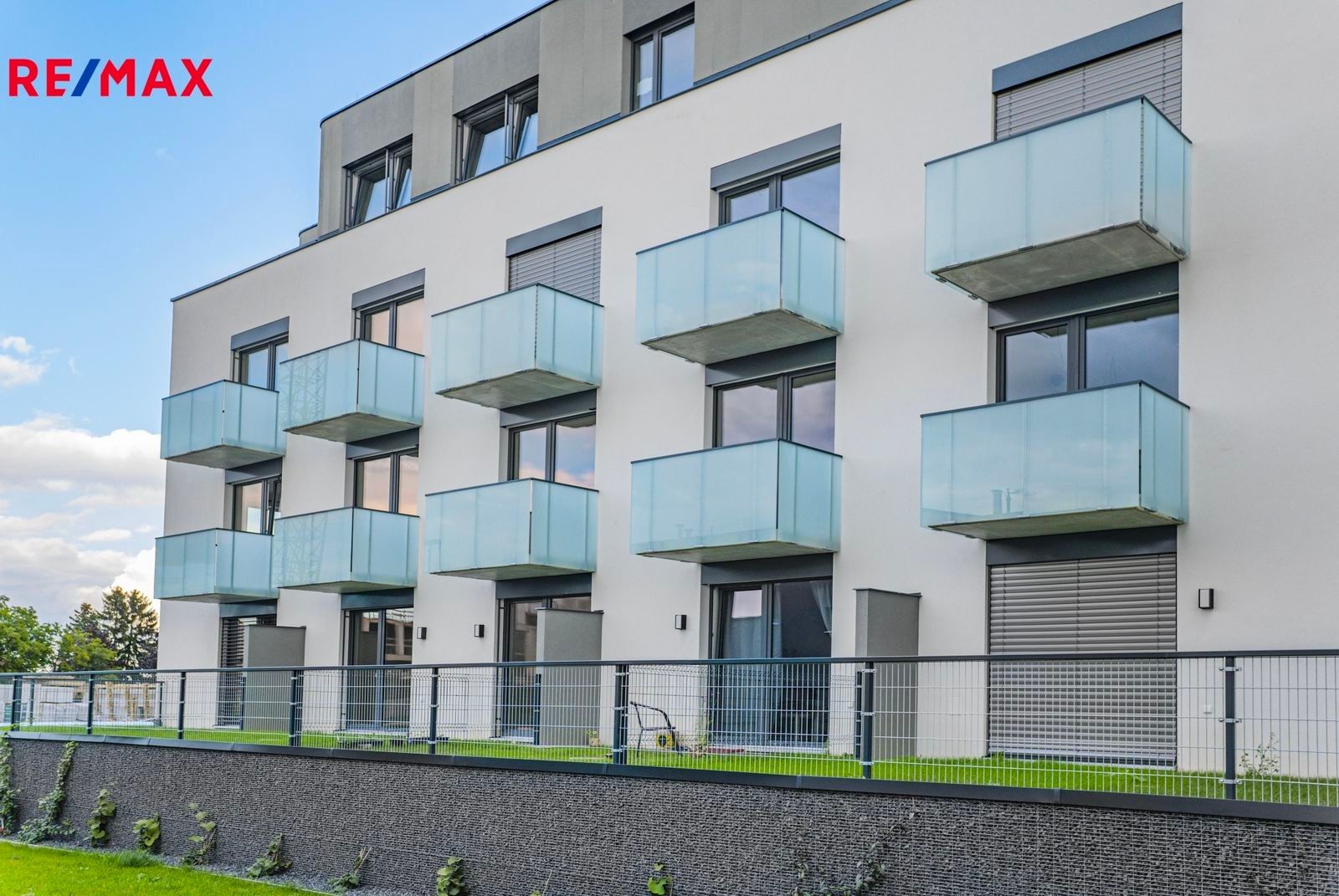 1+kk, Křižanská, Praha, 25 m²