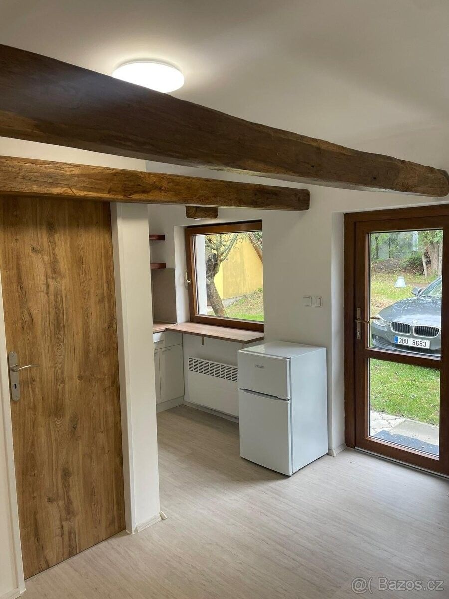 Pronájem byt - Moravský Písek, 696 85