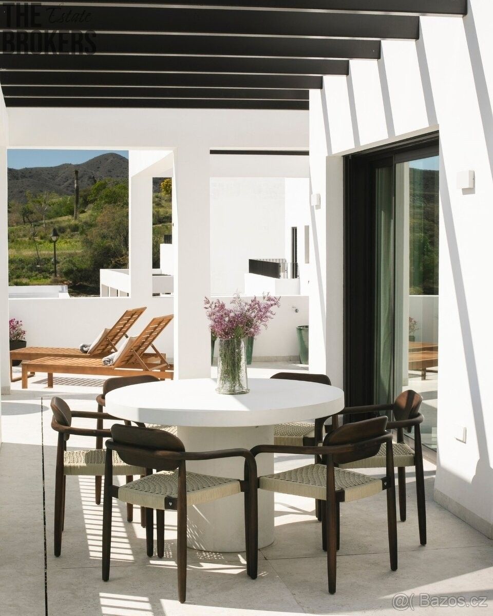 Prodej rodinný dům - 987 66, Zahraničí