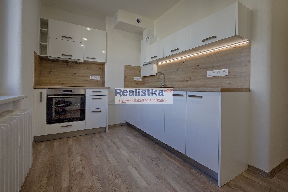 3+1, Pod Záhorskem, Plzeň Severní Předměstí, 77 m² - 2