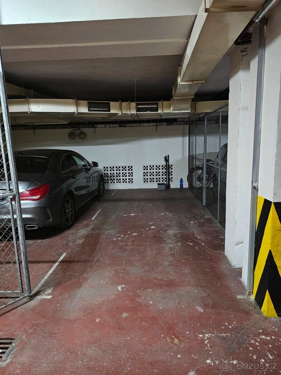 Pronájem garáž - Praha, 130 00