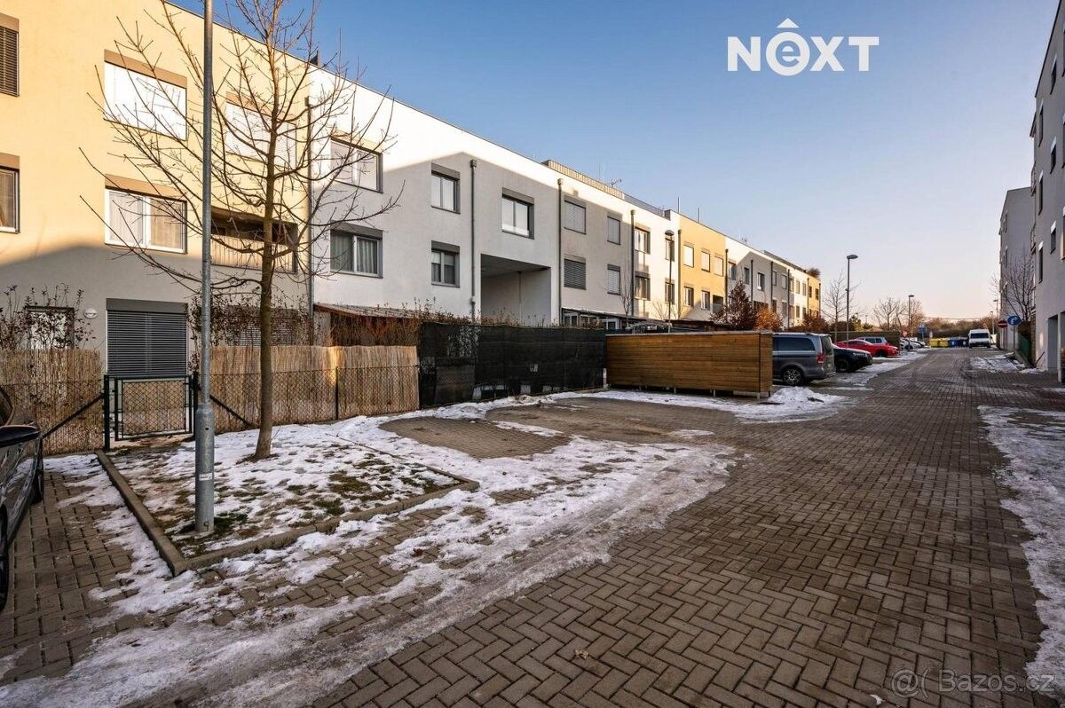 Byty, Úvaly, 250 82