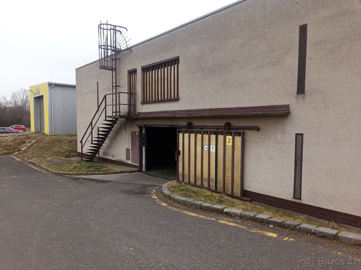 Garáže, Praha, 142 00