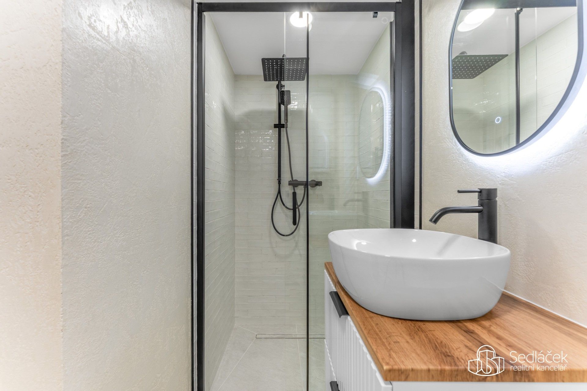 Prodej byt - U Jezerky, Praha, 39 m²