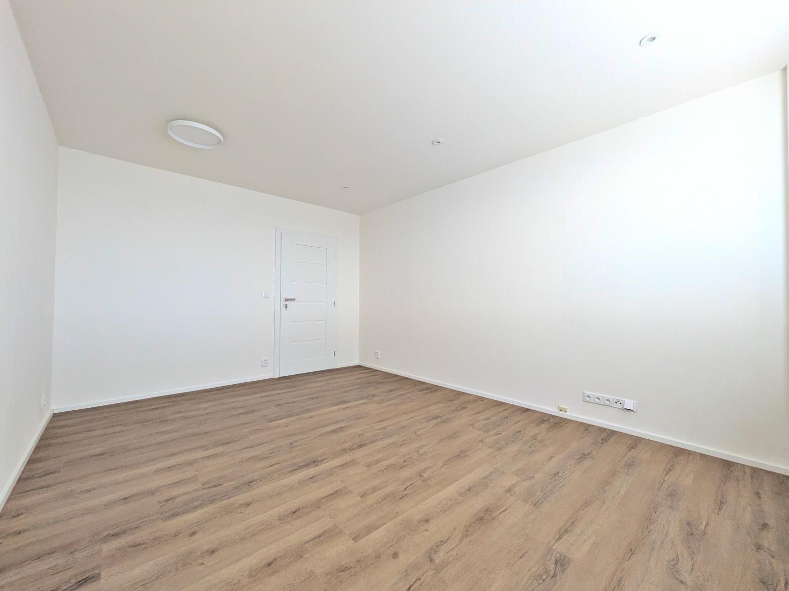 Pronájem byt 2+1 - Krhanická, Praha, 52 m²