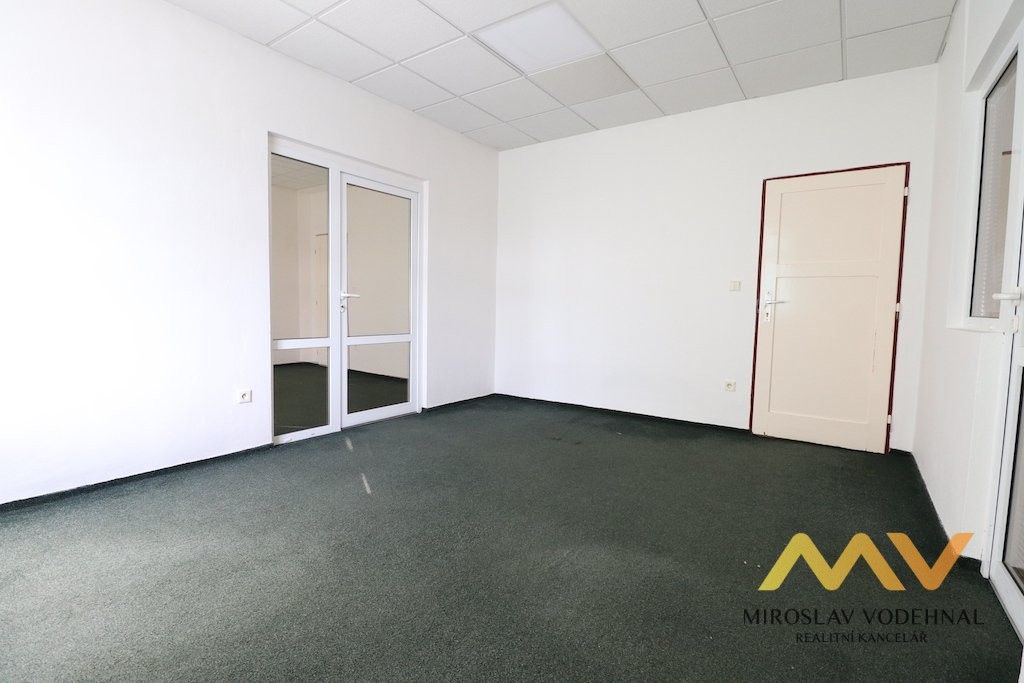 Pronájem kancelář - Bieblova, Hradec Králové, 35 m²