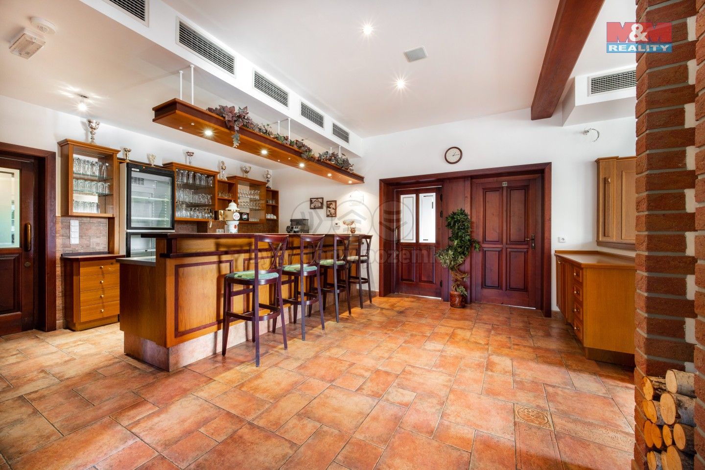 Restaurace, Hnátnice, 330 m²