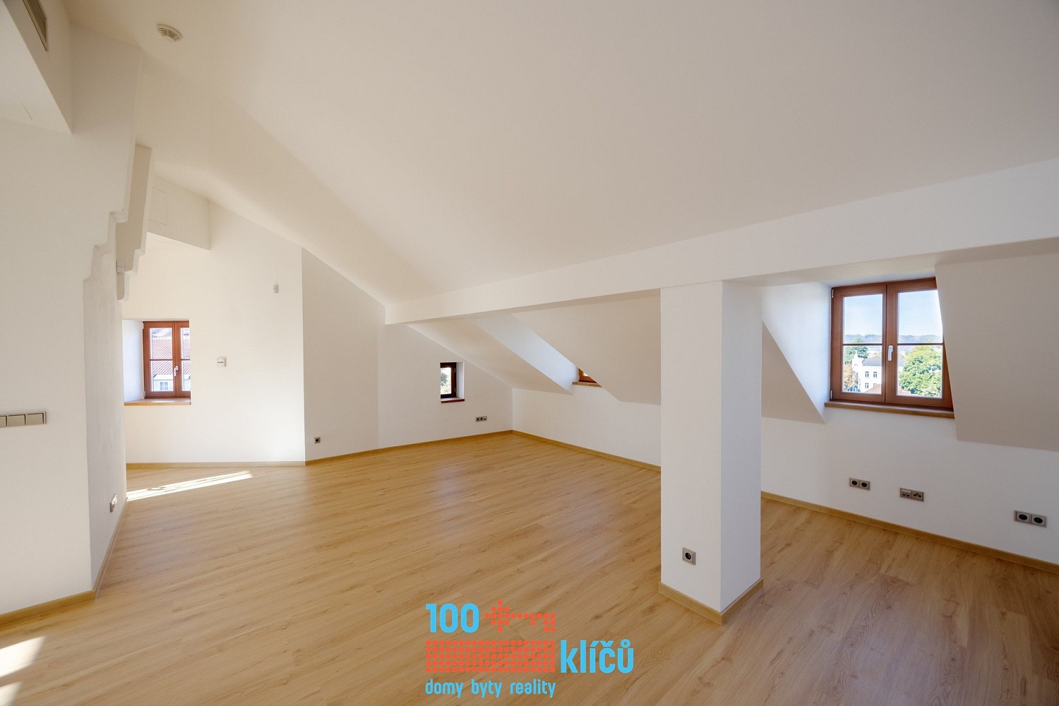 Byt 3+1 · 180 m² · Všehrdova, Praha 1 - Malá Strana - 3