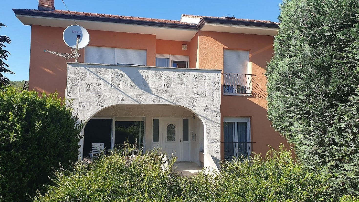 Pozemek pro bydlení, 1 800 m²