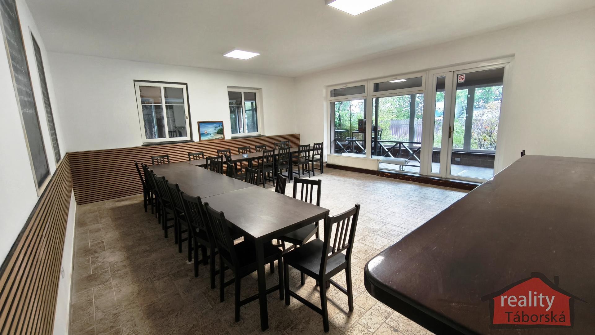 Komerční nemovitost · 241 m² · Nupacká, Nupaky - 3