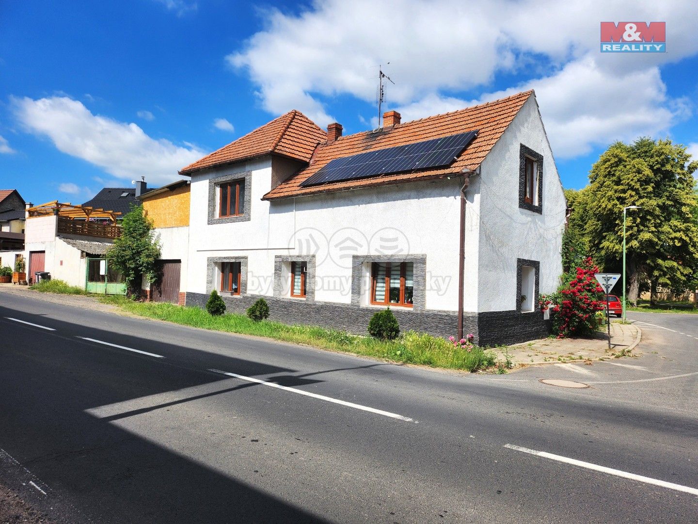 Rodinné domy, Zeměchy, Jimlín, 208 m²