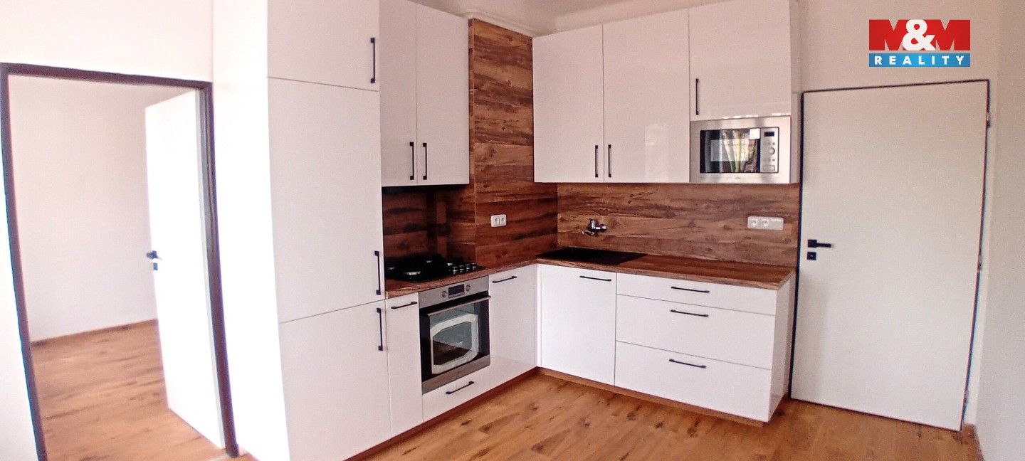 Pronájem byt 2+kk - nábřeží Benešovo, Dvůr Králové nad Labem, 36 m²