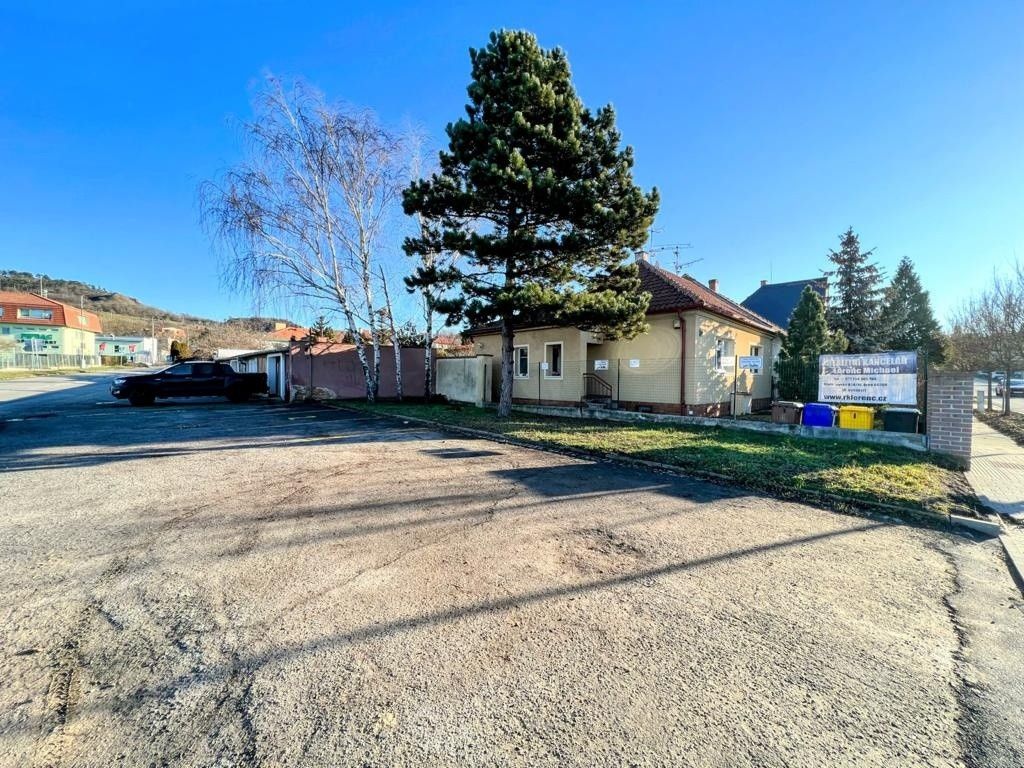 Pronájem garáž - Mikulov na Moravě, 692 01