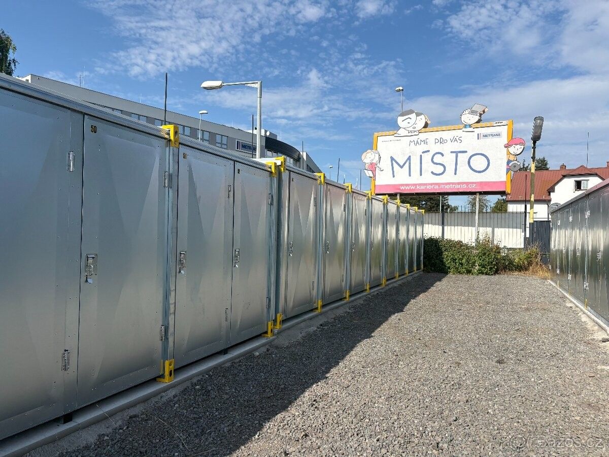 Sklady, Praha, 104 00