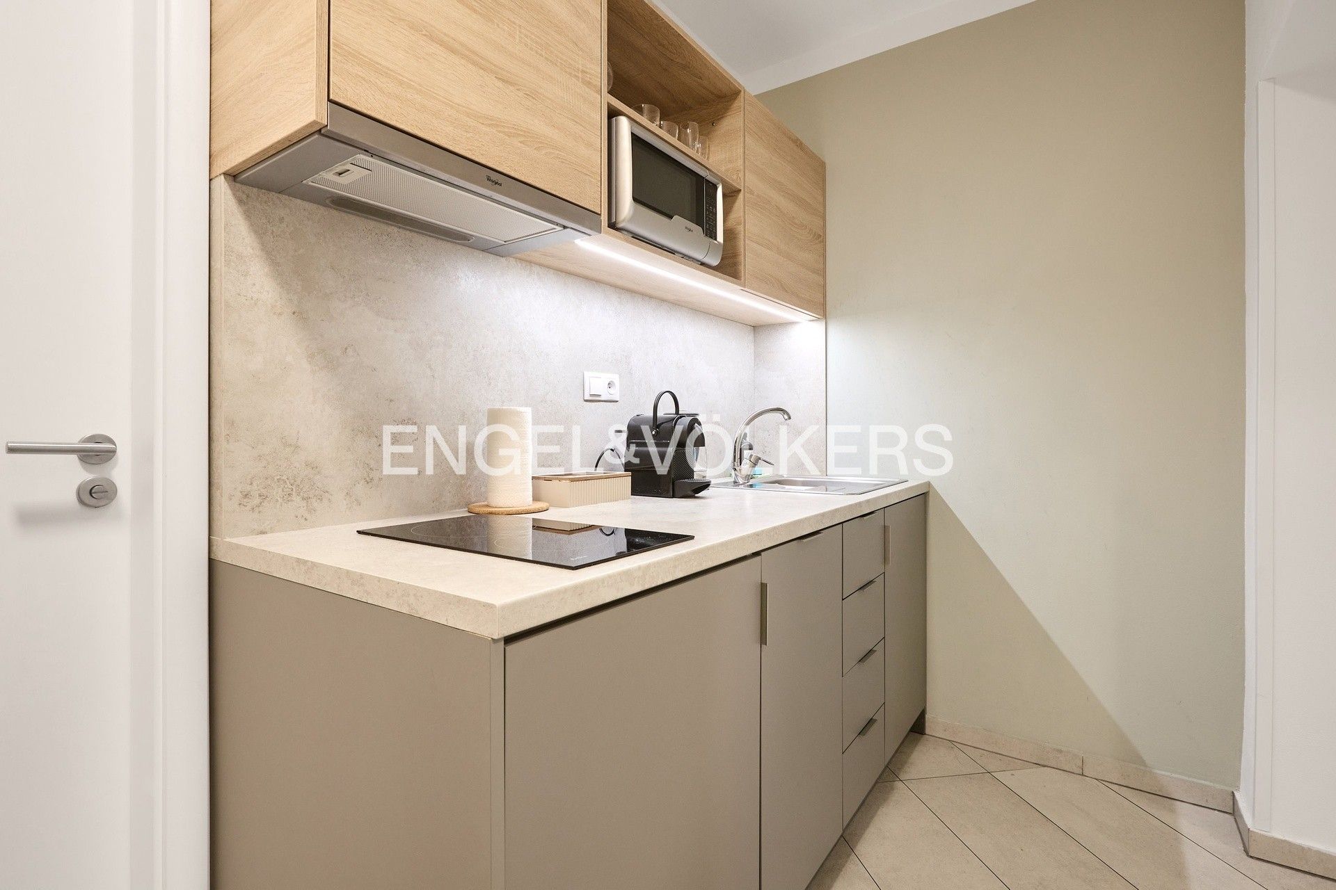 Prodej komerční - Strakonická 1856, Praha, 48 m²